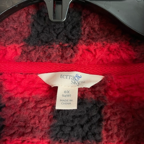 1/4 zip - Picture 3 of 3